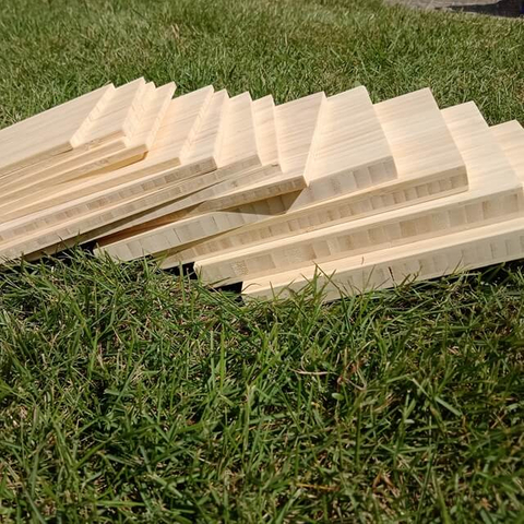 Pannelli per mobili in bamb&ugrave; pressati lateralmente verticali naturali