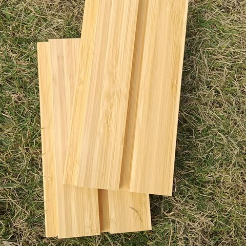 Pannelli di rivestimento per pareti in bamb&ugrave; con scanalature larghe, lunghezza 2900 mm e 5800 mm