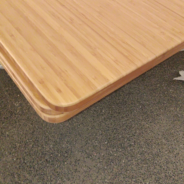 سطح مكتب من الخيزران معالج بالأشعة فوق البنفسجية