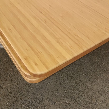 سطح مكتب من الخيزران.jpg