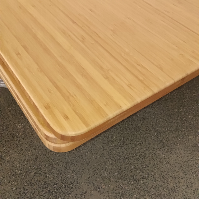 سطح مكتب من الخيزران معالج بالأشعة فوق البنفسجية